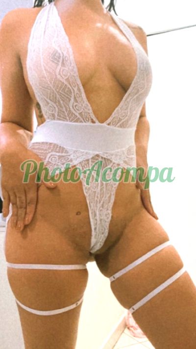 Ágata Fernandes, mulher que faz videochamadas e sexting