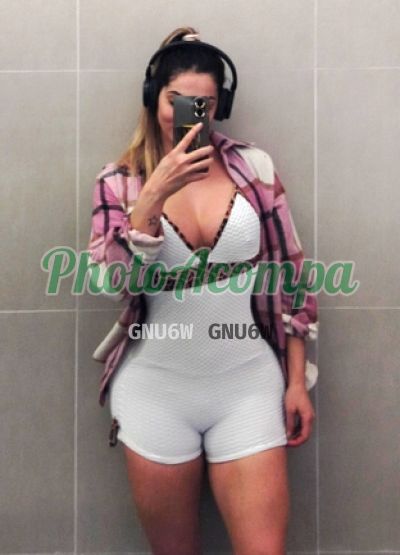 Júlia, mulher que faz massagens eróticas em São Paulo
