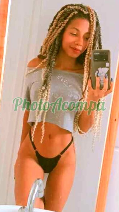 Chocolatinhoby, mulher que faz videochamadas e sexting