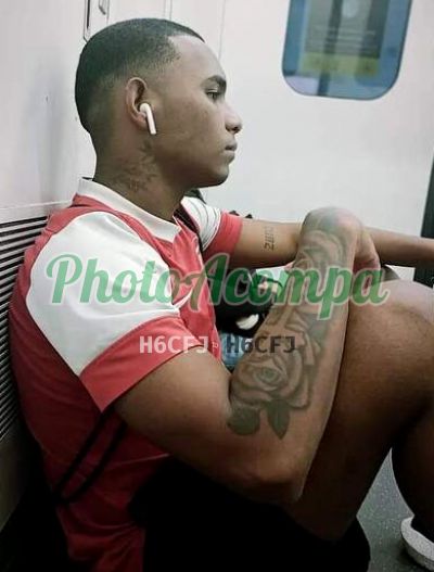 Rafael, garoto de programa em Copacabana (RJ)