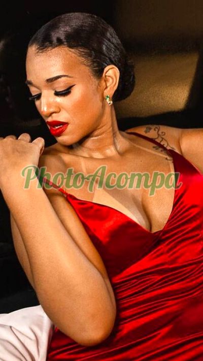 Queen Bon Vivantt, mulher que faz videochamadas e sexting