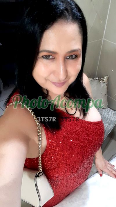 Mel Almirante T (41) 99717-9942, massagista em Curitiba