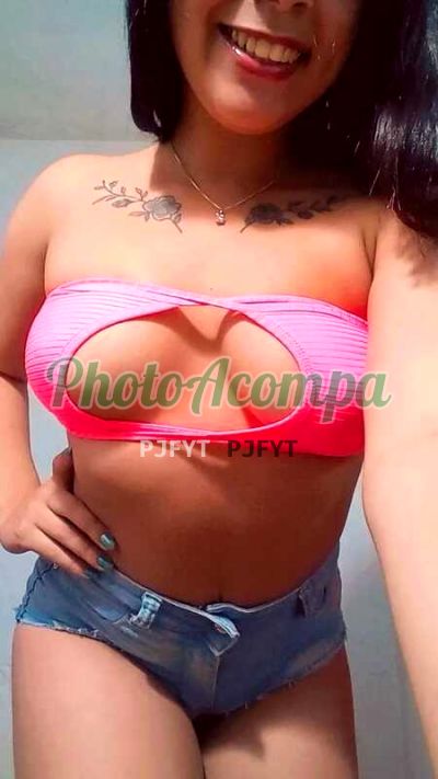 Mirella, mulher que faz videochamadas e sexting