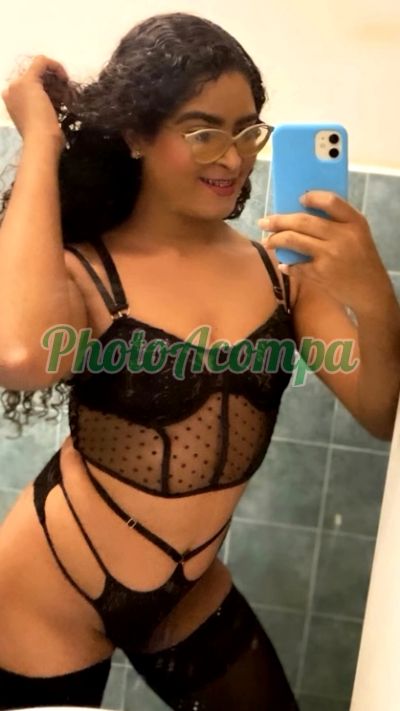 Alessandra, travesti em Recife