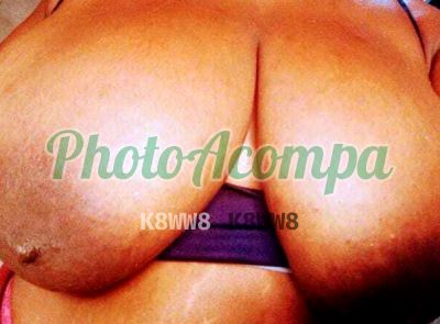 Pretinha Delícia, mulher que faz videochamadas e sexting
