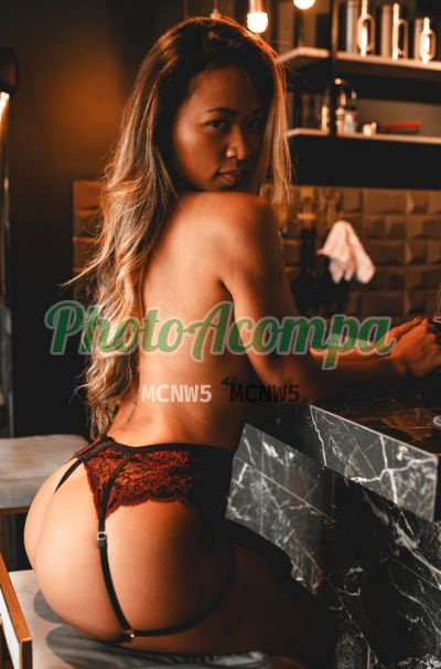 Ayumi, mulher que faz videochamadas e sexting