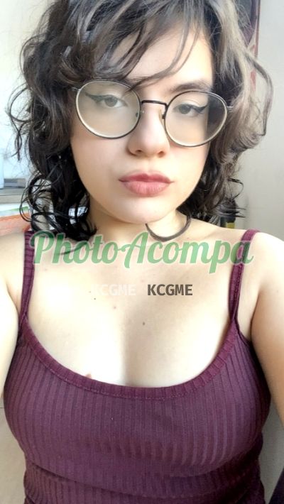 Ángel, mulher que faz videochamadas e sexting
