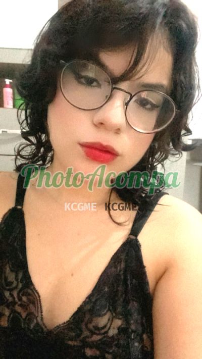 Ángel, mulher que faz videochamadas e sexting