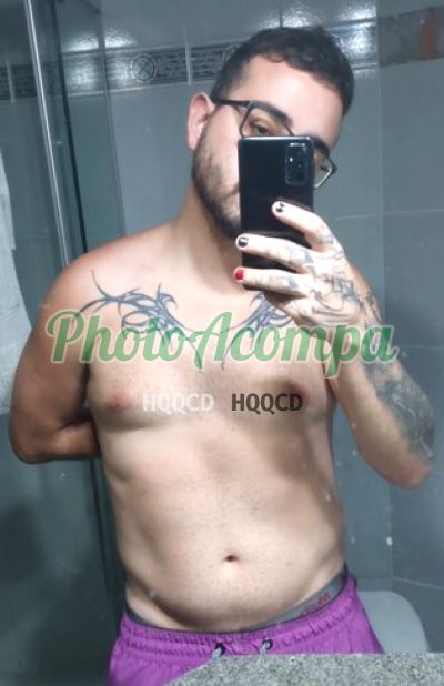 Luffy Saturnino, garoto de programa em Santos
