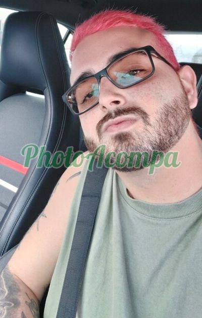 Luffy Saturnino, garoto de programa em Santos