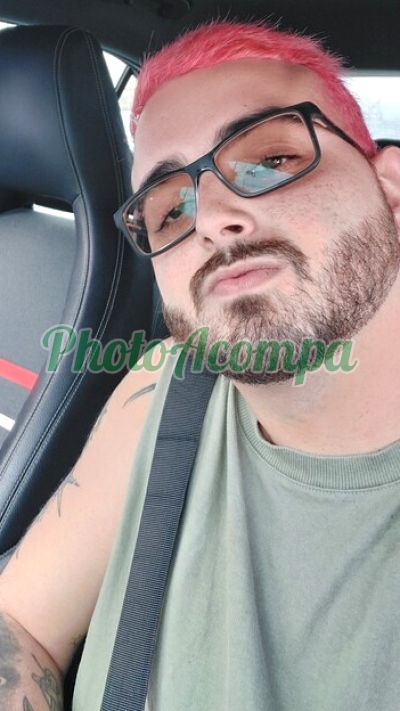 Luffy Saturnino, garoto de programa em Santos