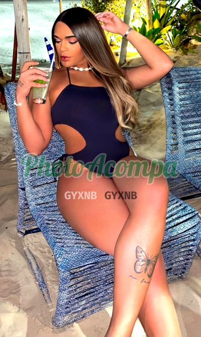 Evellyn, travesti no Centro (RJ)
