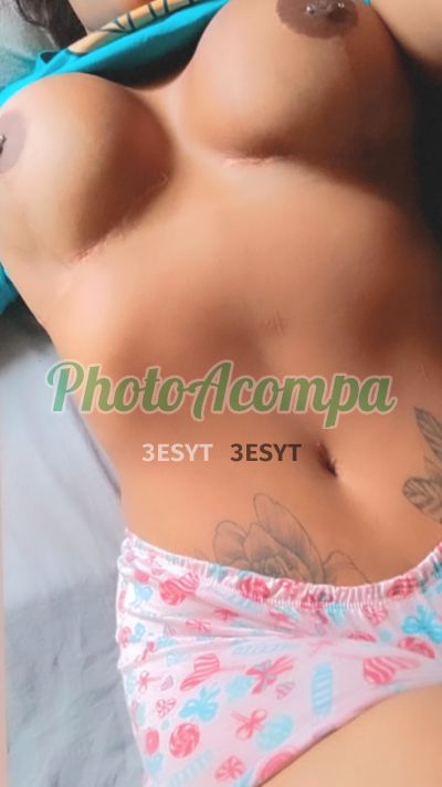 Júlia Almeida, mulher que faz videochamadas e sexting