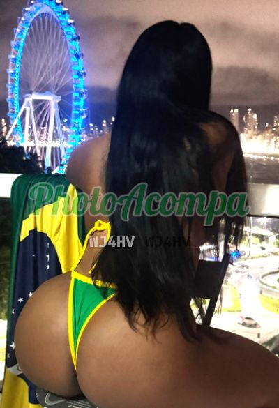 Sarah Cash, mulher que faz videochamadas e sexting