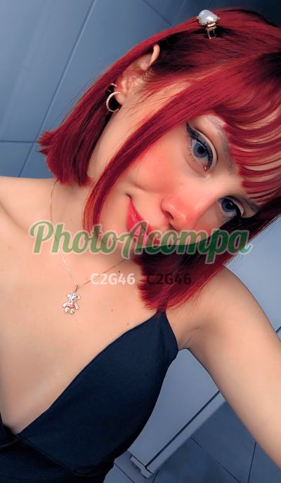 Mel Ferrari, mulher que faz videochamadas e sexting