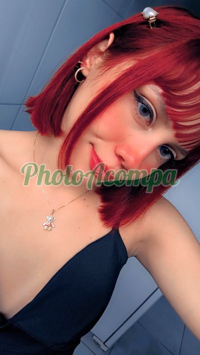 Mel Ferrari, mulher que faz videochamadas e sexting