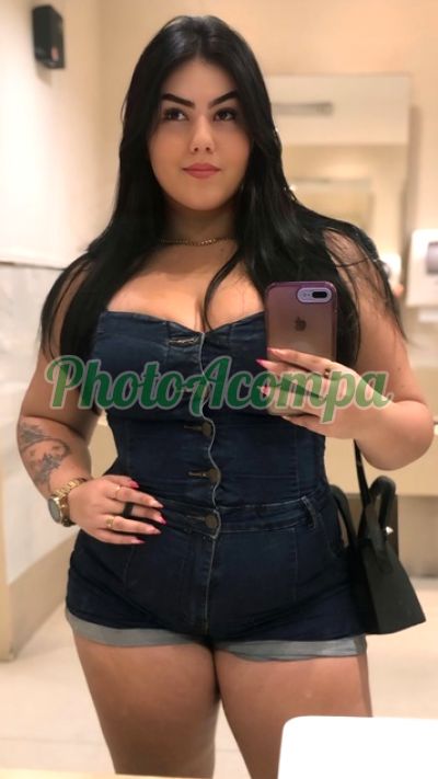 Morena Laany, mulher que faz videochamadas e sexting