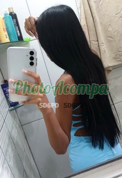 Morena Mystery, mulher que faz videochamadas e sexting