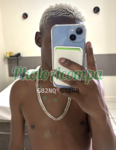 Ryan Santos, garoto de programa em Embu das Artes