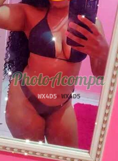 Kelly, acompanhante em Santos