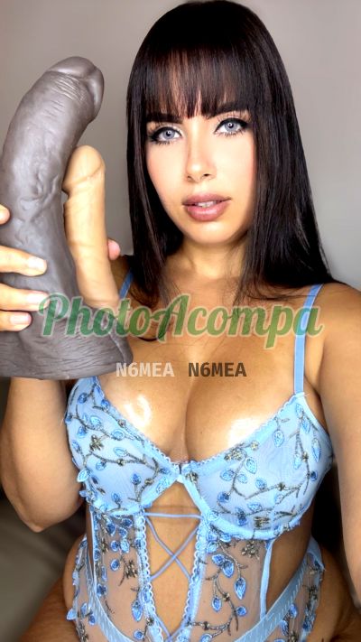 Rainha Miranda, mulher que faz videochamadas e sexting