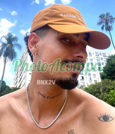 Esdras, garoto de programa na Moóca (SP)