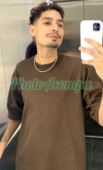 Esdras, garoto de programa na Moóca (SP)