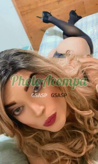 Lorena, travesti em Copacabana (RJ)