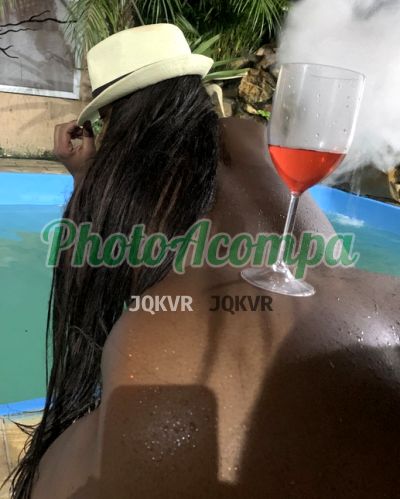 Babalu, garota de programa em Praia Grande
