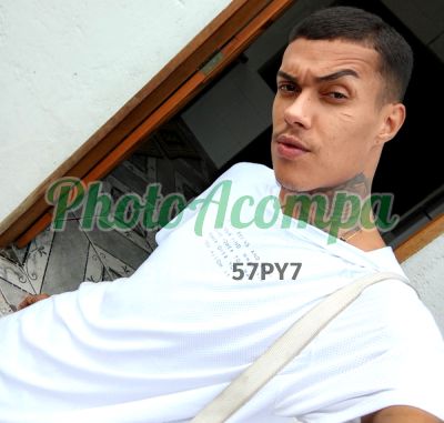 Dick, garoto de programa no Guarujá