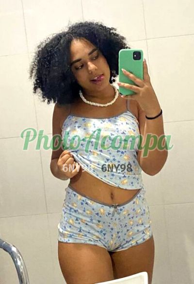 Luara Melo, mulher que faz videochamadas e sexting