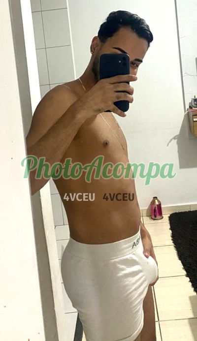 Augusto Queiroz (11) 97490-0126, garoto de programa em São Vicente