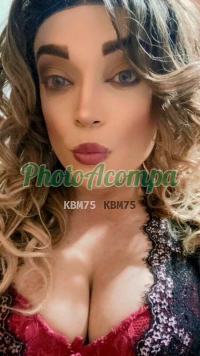 Lorena (21) 97604-9938, Travesti que faz massagens eróticas em Copacabana (RJ)