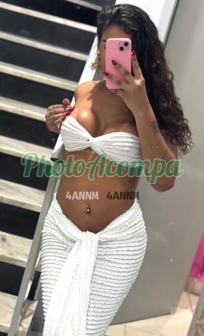 Ángel, travesti em Copacabana (RJ)