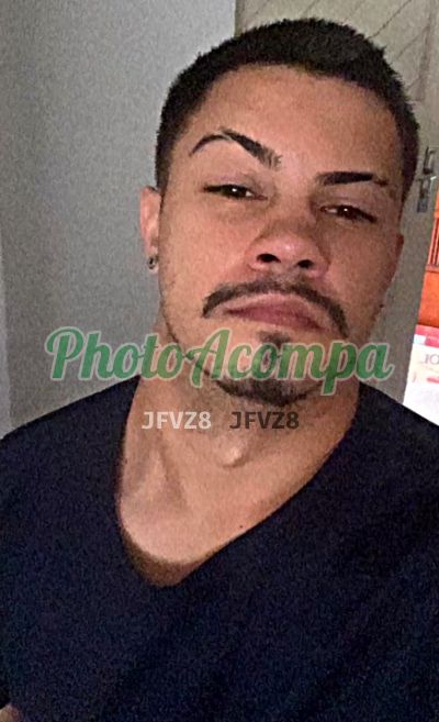 Oliver, garoto de programa em Itajaí