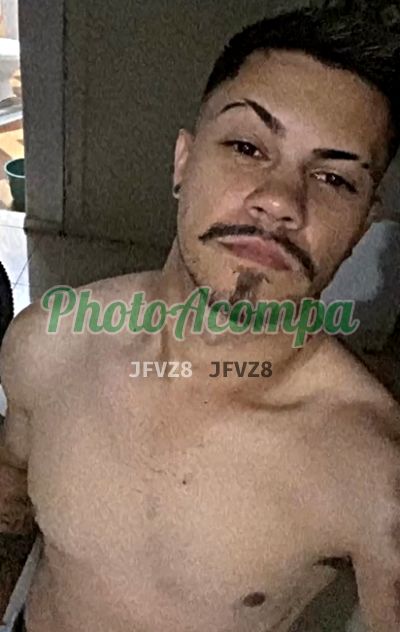 Oliver, garoto de programa em Itajaí
