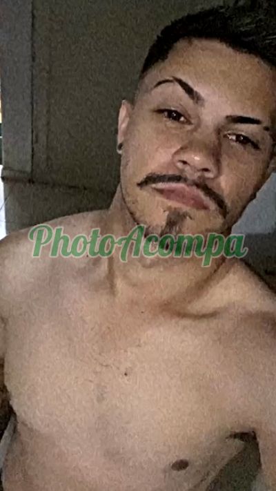 Oliver, garoto de programa em Itajaí