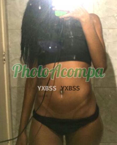 Thaissa Mirela Oliveira, garota de programa em Vila Velha