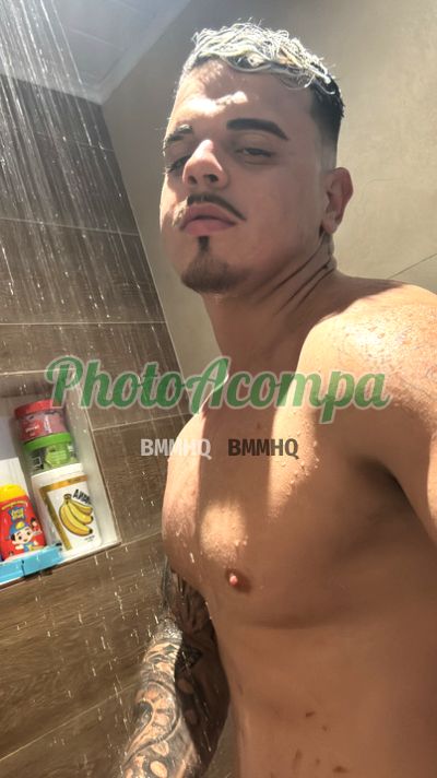 Robert Silva, garoto de programa no Centro (RJ)