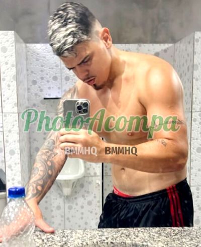 Robert Silva, garoto de programa no Centro (RJ)