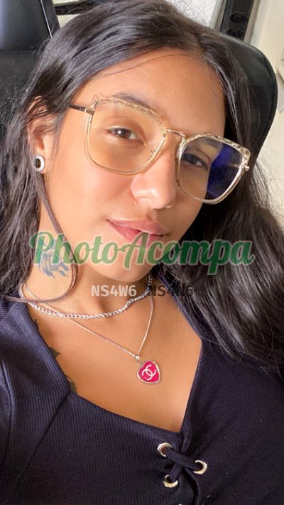 Petra, mulher que faz videochamadas e sexting