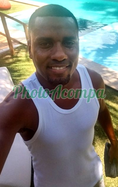 Dénis (71) 99271-0946, Homem que faz massagens eróticas no Caminho das Árvores (Salvador)