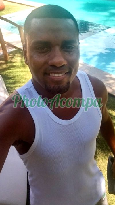 Dénis (71) 99271-0946, Homem que faz massagens eróticas no Caminho das Árvores (Salvador)