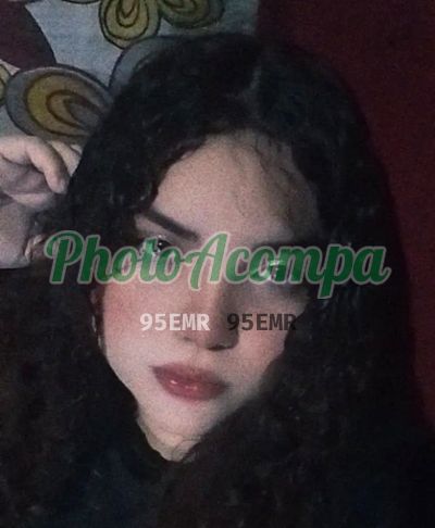 Miazinha, mulher que faz videochamadas e sexting