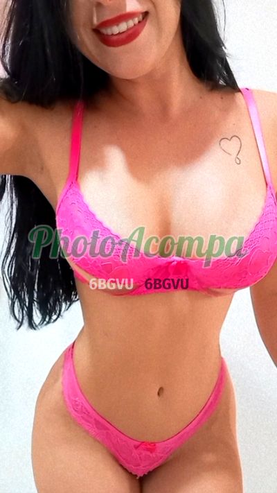 Rafaela, mulher que faz videochamadas e sexting