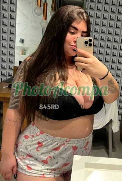 Fernanda Lis, mulher que faz videochamadas e sexting