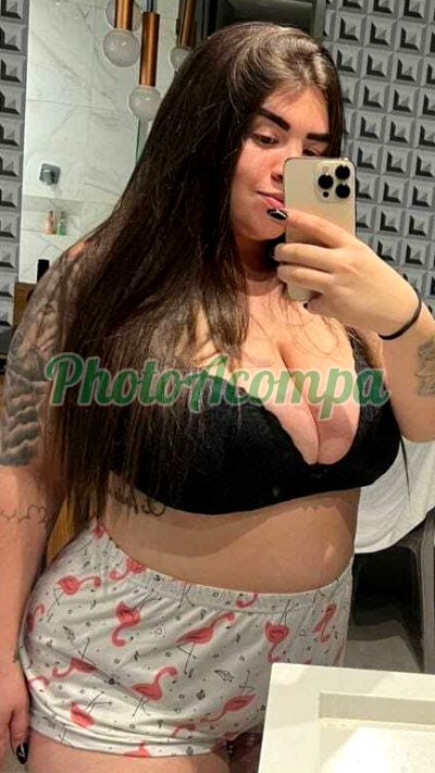Fernanda Lis, mulher que faz videochamadas e sexting