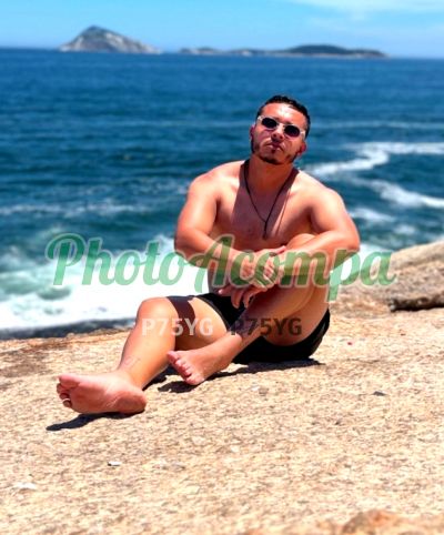 Demir, homem que faz massagens eróticas em São José dos Campos