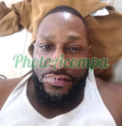 Nate Mack, homem que faz massagens eróticas no Rio de Janeiro