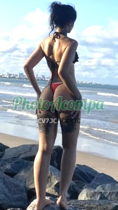 Lua, mulher que faz videochamadas e sexting